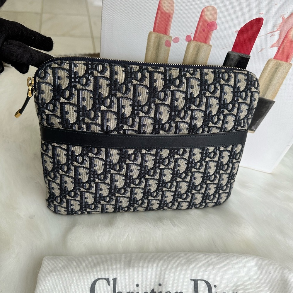 SOLD 🔥Stunning Clutch - Picture 7 of 17